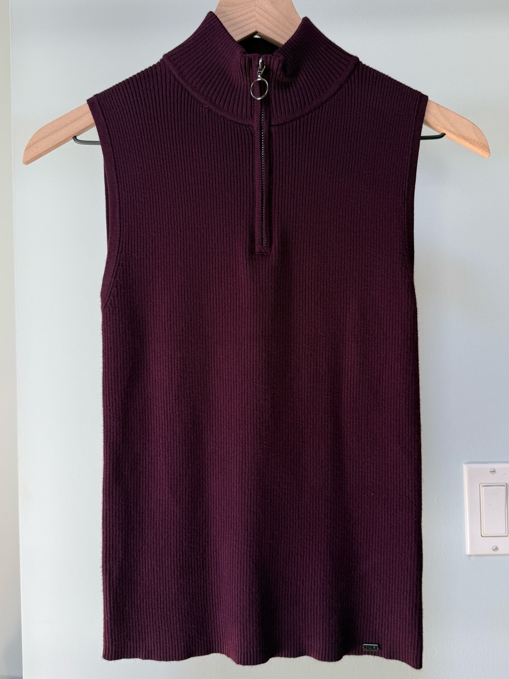 Small Calvin Klein Sweater Tank Zip Mock Neck Ribbed Office Comfortable Workwear